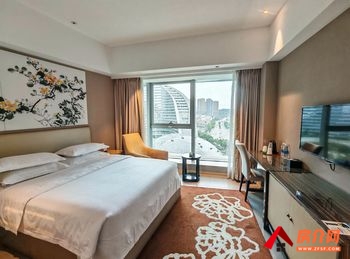 盘龙七彩云南花之城，1室1厅二手房出售,报价：15万元