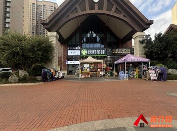 昆明盘龙金殿片区141m²商铺出售,参考报价:198万元 昆明盘龙金殿片区141m²商铺出售,参考报价:198万元