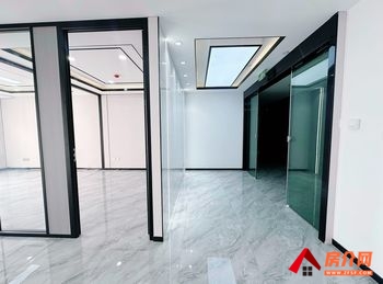 昆明莲花财富中心 >156m²写字楼出租,参考报价:3