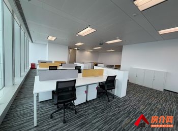 恒隆广场 >371m²写字楼出租，参考报价：面议