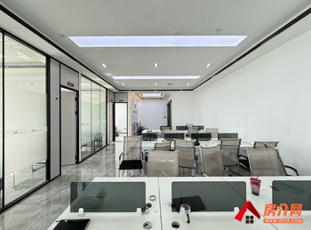 银都汇商务中心 >225m²写字楼出租，参考报价：39