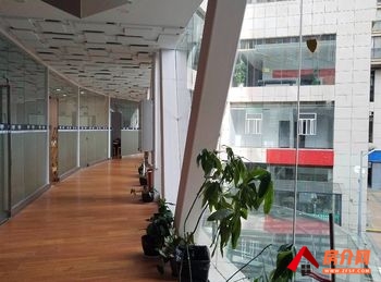 昆明盘龙东华350m²商铺出租，参考报价：面议