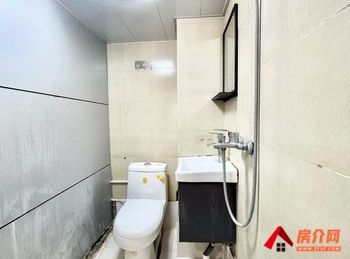 五华金泰国际一期，1室1厅房子出租(合租)，租金每月650元