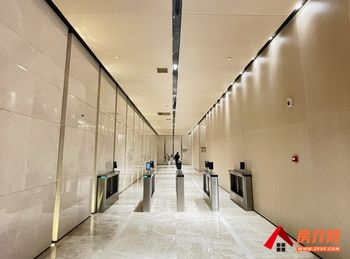 「昆明」和谐广场 >192m²写字楼出租,参考报价:6 「昆明」和谐广场 >192m²写字楼出租,参考报价:6