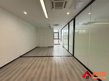 官渡新亚洲体育城320m²商铺出租,参考报价:6720元/月