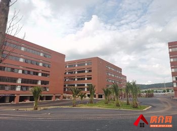 昆明官渡长水机场1100m²厂房出租,参考报价:面议 昆明官渡长水机场1100m²厂房出租,参考报价:面议