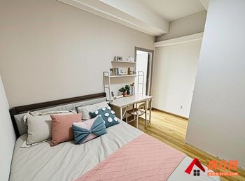 西山中央丽城，3室2厅房子出租(合租)，租金每月450元