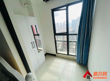 昆明五华经典双城A区 3室2厅房子出租(合租)，租金每月55