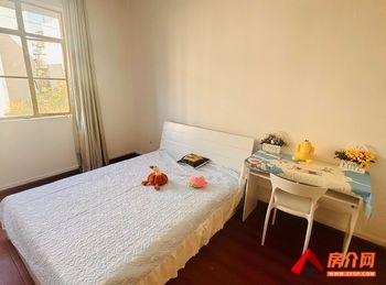 五华新闻南路七十九号院，3室2厅房子出租(合租)，租金每月5