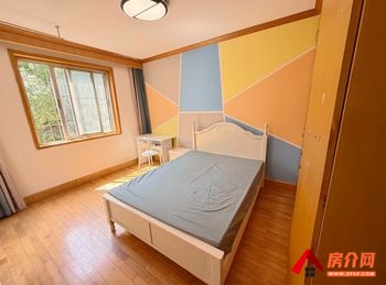 昆明五华人民政府家属院 3室1厅房子出租(合租)，租金每月5