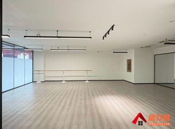 官渡新亚洲体育城802m²商铺出租,参考报价:面议 官渡新亚洲体育城802m²商铺出租,参考报价:面议