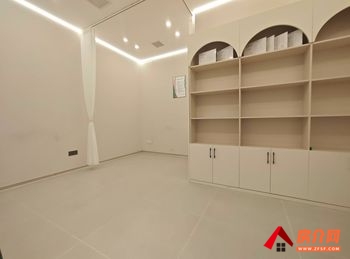 五华北市区75m²商铺出租,参考报价:6600元/月