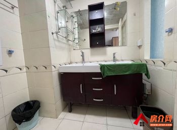 盘龙江东花城,1室0厅房子出租(整租),租金每月1000元 盘龙江东花城,1室0厅房子出租(整租),租金每月1000元