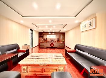 华一广场 >215m²写字楼出租,参考报价:6665元 华一广场 >215m²写字楼出租,参考报价:6665元