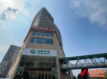 官渡新亚洲体育城352m²商铺出租,参考报价:7392元/月