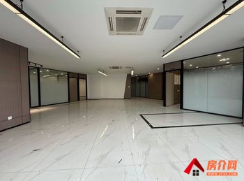 官渡新亚洲体育城352m²商铺出租,参考报价:7392元/月 官渡新亚洲体育城352m²商铺出租,参考报价:7392元/月