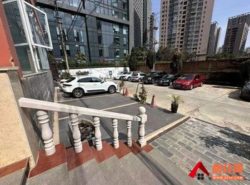 西山大商汇899m²商铺出售,参考报价:900万元 西山大商汇899m²商铺出售,参考报价:900万元