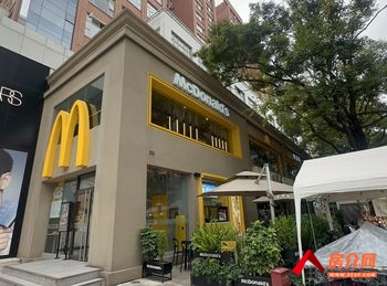 五华南屏街片区240m²商铺出售,参考报价:210万元 五华南屏街片区240m²商铺出售,参考报价:210万元