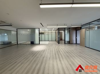 「昆明」官渡新亚洲体育城800m²商铺出租,参考报价:面议 「昆明」官渡新亚洲体育城800m²商铺出租,参考报价:面议