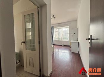 盘龙云南映象(C区),3室2厅房子出租(合租),租金每月50