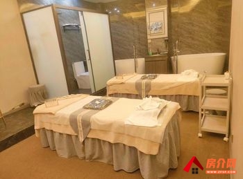 「昆明」盘龙火车北站200m²商铺出租,参考报价:面议 「昆明」盘龙火车北站200m²商铺出租,参考报价:面议