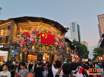 昆明五华南屏街片区125.52m²商铺出售,参考报价:98万 昆明五华南屏街片区125.52m²商铺出售,参考报价:98万