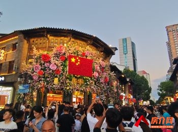 昆明五华南屏街片区125.52m²商铺出售,参考报价:98万 昆明五华南屏街片区125.52m²商铺出售,参考报价:98万