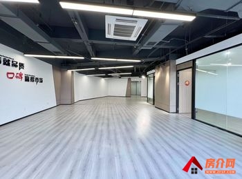 官渡新亚洲体育城320m²商铺出租,参考报价:5760元/月 官渡新亚洲体育城320m²商铺出租,参考报价:5760元/月