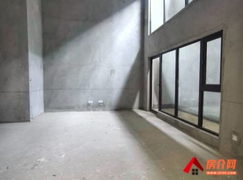 呈贡朗基紫境府(叠加)，5室3厅二手房出售,报价：206万元