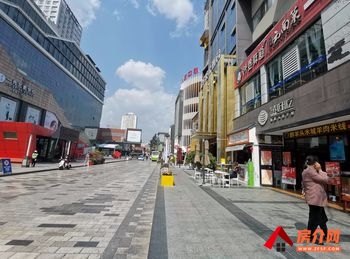 西山云纺片区218.25m²商铺出售,参考报价:209万元 西山云纺片区218.25m²商铺出售,参考报价:209万元