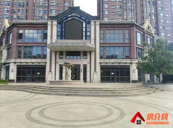 昆明官渡新亚洲体育城1385m²商铺出租,参考报价:面议 昆明官渡新亚洲体育城1385m²商铺出租,参考报价:面议
