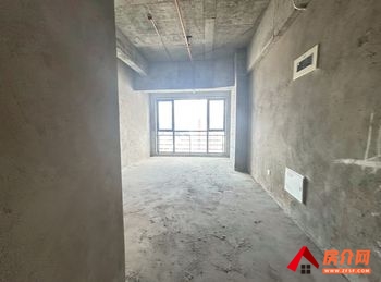 广泽中心 >400m²写字楼出售,参考报价:200万元