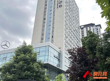 广泽中心 >400m²写字楼出售,参考报价:200万元 广泽中心 >400m²写字楼出售,参考报价:200万元