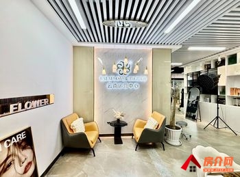 万达广场(北塔) >200m²写字楼出租，参考报价：5