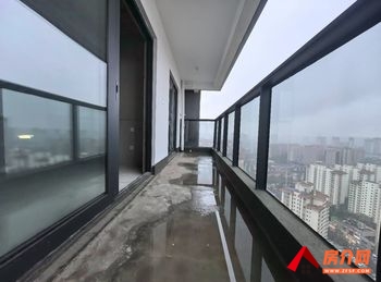 俊云峰登科台小区房屋出售，昆明官渡俊云峰登科台 3室2厅，报