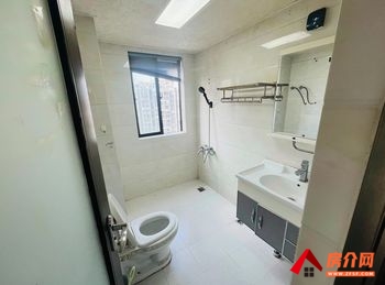 昆明五华经典双城A区 3室2厅房子出租(合租)，租金每月90