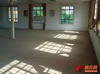 盘龙茨坝701m²厂房出租,参考报价:面议 盘龙茨坝701m²厂房出租,参考报价:面议