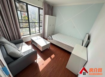 昆明官渡海伦国际洛林区 1室1厅房子出租(合租)，租金每月8