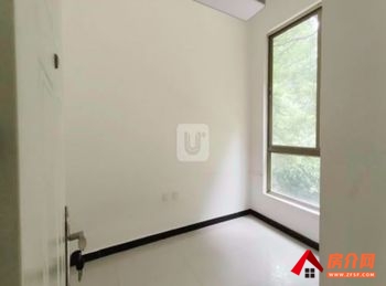 官渡吴井路225m²商铺出租，参考报价：7425元/月