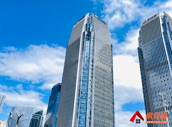 云投中心 >230m²写字楼出租，参考报价：5750元