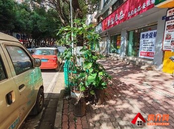 「昆明」盘龙江东花园90m²商铺出租,参考报价:7000元/ 「昆明」盘龙江东花园90m²商铺出租,参考报价:7000元/