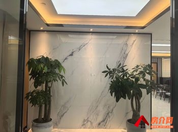 和谐广场 >330m²写字楼出租，参考报价：8250元