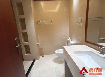 盘龙滨江俊园330m²商铺出租，参考报价：面议