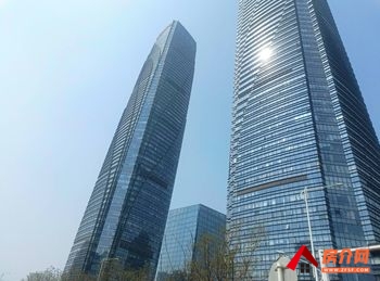 万达广场(北塔) >703m²写字楼出售，参考报价：5