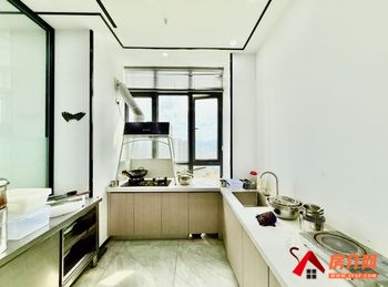 昆明恒旺广场 >190m²写字楼出租，参考报价：570