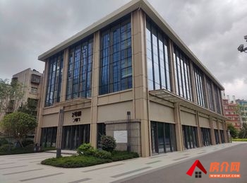 昆明五华虹山片区1800m²商铺出售，参考报价：2600万元