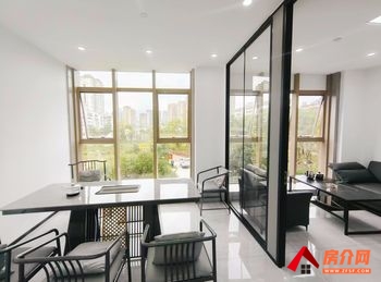 霖岚国际广场 >265m²写字楼出租，参考报价：630