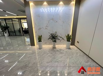 「昆明」螺蛳湾中心 >330m²写字楼出租，参考报价：