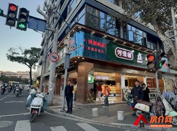 「昆明」西山金碧片区80.67m²商铺出售,参考报价:70万 「昆明」西山金碧片区80.67m²商铺出售,参考报价:70万