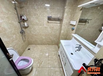 官渡俊发湾流海二组团，3室2厅房子出租(合租)，租金每月65